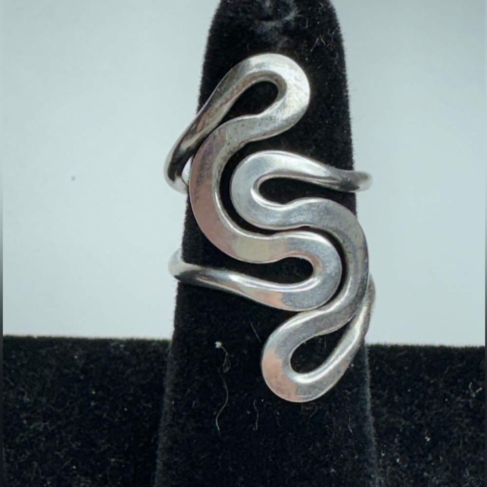 925 Sterling Silver Modernist Swirl Ring Size 6